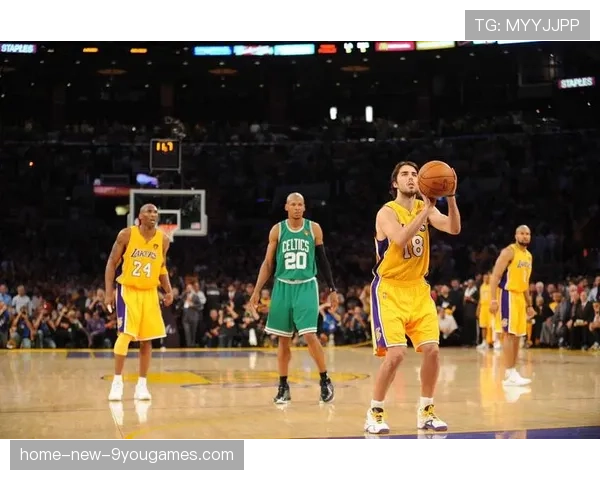 勇士队在总决赛中击败湖人夺冠,湖人勇士总决赛1比3落后前方记者直接判定总冠军归属 勇士队在总决赛中击败湖人夺冠,湖人勇士总决赛1比3落后前方记者直接判定总冠军归属